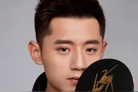 “曾是乒坛的天才少年，却曾被退回省队，最后更是因为负面舆论跌落神坛”#明星背后故事 #中国乒乓球 #张继科 #马龙 #花姐明星故事视频封面