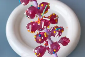 小朋友自己在家就能做的葡萄糖果，过程太有趣了，好吃又好玩#手工diy #食玩#食玩糖果#儿童礼物