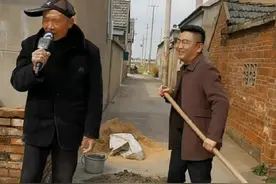 多才多艺的老丈人又来了#盐城江江 #老丈人和女婿 #同城热门视频封面