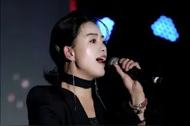 #演出现场 @抖音创作小助手 #张婉华 #音乐分享