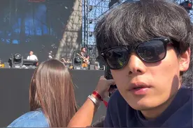 和雷子同框了捏#赵雷 #赵電 #宝鸡银杏音乐节 #画视频封面