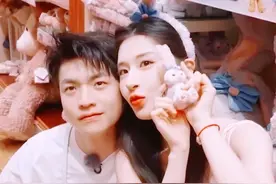 这也太甜了！闻声夫妇幸福久久！#高甜来袭 #磕糖 #恋综 #情侣视频封面