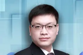 女生饭店吃饭拒绝搭讪被围殴，必须严惩！ #保定多名男子围殴4名女高中生 官方回应“保定4名女高中生称搭讪被拒遭殴打”：3名打人者已被抓获（极目新闻）#攀谈天下视频封面