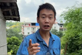 摆摊卖皮蛋两个月，也有了一部分稳定客源，梁快和王丰商量扩大发展。整个干锅鸡，边吃边聊！！#我的乡村生活 #新农人计划2025 #农村美食