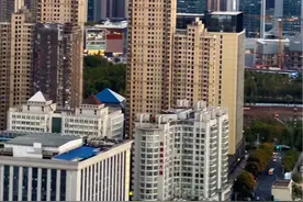 这里不是纽约，也不是曼哈顿，这里是中国武汉，一座充满活力的浪漫江城！如果再选一次，还会是武汉吗#武汉美好推荐官 #总要去趟武汉吧 #想看看你相册里的武汉 #发一张照片证明你去过武汉视频封面