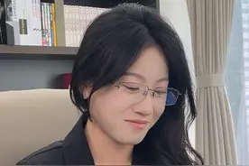 当我不小心“表白”已婚女上司…… #内容过于真实#职场#一人分饰多角 #美团外卖扫0得0黄的更灵  #美团外卖黄的更灵视频封面