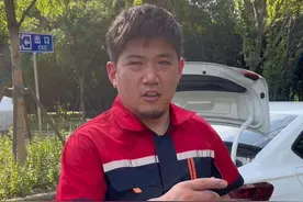 后备箱不能自动弹起，只需轻轻一拉就能解决！#每天一个汽车知识 @抖音汽车 @抖音短视频