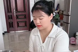 早上5:00起床做早餐，送女儿去学校，老公说他胃痛，让我陪他去医院检查，怪吓人的，回家给他做个猪蹄下奶汤吧#日常vlog视频封面