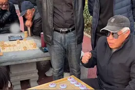 棋摊没有对手 #中国象棋 #象棋 #象棋王 #jj象棋小游戏 #街头象棋 @王铁锤（楚河汉界） @白雪~中国象棋②