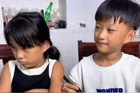 哥哥宠妹妹的方式真特别，吃饭和奶茶都要给妹妹最好的！ #兄妹日常温馨 #兄妹俩一起长大的幸福 #兄妹情深亲情最可贵#吃饭香香身体棒棒视频封面