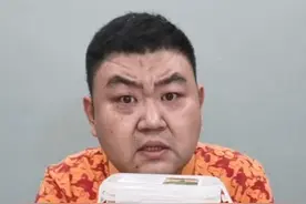 视频售卖的野生蜂巢蜜真的是野生的吗#测评#蜂巢蜜嚼着吃