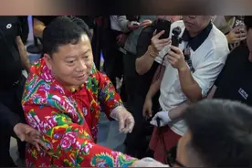 卤鹅哥带着家乡味道，现身长安启源 Q07 上市发布会，用独特方式讲述中国美食与中国智造的故事#长安启源Q07 #全家人的智能SUV #全家所享超越你想 #卤鹅哥