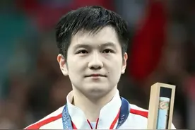 “主动帮孙颖莎打开话筒，原来喜欢樊振东真的不需要理由”视频封面