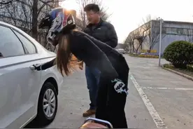 汽车门关上为什么会自动上锁#女骑 #机车