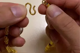 #m扣项链的佩戴方法   #烟台 #黄金 #今日金价 #项链扣怎么扣牢