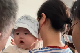 这一轮病毒侵袭而来，全家人几乎个个中招，但在“患难”之中，又见真情，除了公婆老公的关爱，还有肖姐的温暖，又幸运地遇到了好医生，让我更加相信，你温柔，世界便对你轻语，缘分从不迷路，它会循着你的频率，精准抵达。 #小玉一家人 #好婆婆 #婆媳相处 #有一种爱叫隔辈亲 #双向奔赴才有意义视频封面