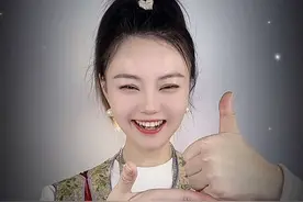 不去羡慕别人的辉煌，合适的鞋子脚知道，认定目标，就走好自己的路，脚踏实地，全力以赴，我的人生我做主✌️#抖音热歌推荐🔥 #别人碗再大不要去羡慕 #靠谁不如靠自己 #手势舞视频封面