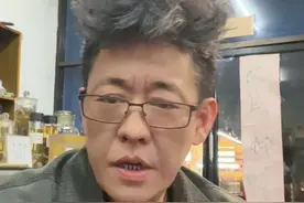 被赤链蛇咬伤怎么办。#赤链蛇毒性有多强 #赤链蛇视频封面