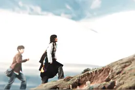 “什么是自由？自由就是带着枷锁舞蹈！”#陈果视频封面