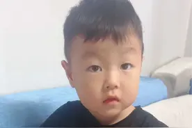 对爷爷绝对真爱，对姑姑是有点爱，对奶奶就是无视啦🤣#萌娃 #爷孙视频封面