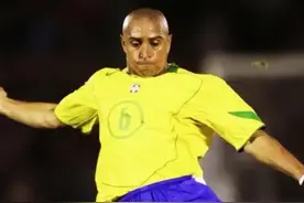 罗伯特卡洛斯的任意球到底有多强？这大腿力量不愧是外脚背第一人#dou来足球季 #足球的魅力视频封面