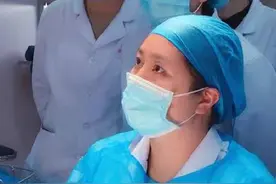 一直有同道问我关于曼月乐缝合的准备工作怎样做，这个小视频简单演示了过程#医务人员的日常 #医学科普 #医学科普仅供参考如有不适请线下就医 #医生日常视频封面