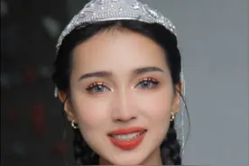 新疆真的十点才天黑吗，为什么我国会出现日升日落时间不一样的情况，我国有多少 时差，有几个时区， 我国横跨五个时区， 东五区，东六区，东七区，东八区，东九区， 全球24个时区，本初子午线确定中时区，向西向东分别12个时区。 北京位于东八区，因此全国采用东八区时间，我国时间发布 在陕西渭南市蒲城县。 新疆日落时间，新疆，新疆旅行，新疆旅游，新疆姑娘说新疆。#新疆#新疆是个好地方 #新疆美好推荐官 #大美新疆 #中国视频封面
