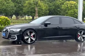 不懂就问 为什么轮毂不转圈呢？#奥迪