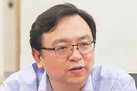 比亚迪总裁王传福 不忘哥嫂恩情#王传福 #比亚迪 #明星背后故事 #正能量视频封面