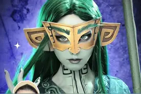 实力不详，遇强则强 #哪吒2角色cos #潮妆研究所 #美妆模范生 #哪吒2 #拟人  结界兽的造型元素主要来源于三星堆的金面铜人头像和青铜纵目面具，他们身材矮胖敦实。性格单纯憨厚，看似战绩五渣，实际上谁来了都能挡一挡，哪怕是三位龙王的合力一击，就算是无量先翁来了也敢上去碰一碰，直接防御力拉满，所以这次的造型走帅气拟人路线，卡通形象的半个脑袋不太好还原，宝子们轻喷哦～视频封面