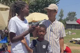 终于到赶集日啦，带你们逛逛乌干达的集市～这里随处可见中国制造，用着舒心质量又好，虽然没有中国赶集卖的多，但是很有我们当地的特色。#跟着rose学做菜 #乡村守护人 #浙江DOU是好风光 #山里DOU是好风光