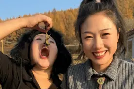 酱焖蛤蟆 今儿花了300买两兜子蛤蟆，回家给公公婆婆做酱焖蛤蟆，一口一只酱香味十足，滑嫩又绵密的口感真的绝了#新农人计划2024 #乡村生活家 #人间烟火 #蛤蟆视频封面