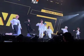 好好好，橘也是看上现场随机舞了！#时代少年团 #时代少年团澳门演唱会 #随机舞蹈视频封面