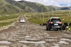 国道317 那曲到索县段 至少十几公里的炮弹坑路 颠到想吐视频封面