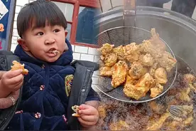 第一批回家过年的人，已经开始炸年货了，今天分享炸鱼外酥里嫩、色泽金黄、凉了也不会软的小技巧，炸鱼到底是用淀粉还是面粉，看几秒你就学会了#家常炸鱼块做法 #炸酥鱼做法 #炸鱼 #过年美食 #油炸鱼做法视频封面