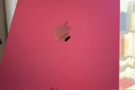 有国补的沉浸式开箱真爽哈哈哈，一大早堵住京东小哥现场激活，这个小粉我太爱了#苹果 #iphone #国家补贴 #沉浸式开箱 #pad10