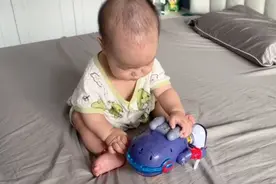 不知道怎样介绍他 简单说 他很帅 很温暖很可爱很气人很值得