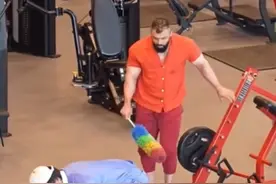 #阿纳托利 #健身房扫地僧 #扮猪吃老虎 #健身房恶搞视频封面