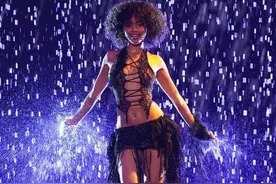 Tyla 爱如潮水 #tyla #神级现场 #音乐现场 #英文歌 #燃爆全场