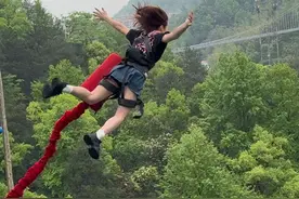 命运是最烂的编剧，你要做你人生最好的演员！#石燕湖蹦极 #长沙石燕湖蹦极 #蹦极向同学 #长沙蹦极#长沙蹦极地点推荐视频封面