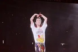 华晨宇苏州演唱会七夕场《好想我回来啊》##演唱会现场live