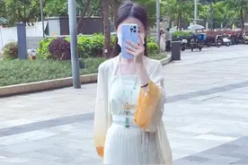 橙色宋制百褶裙  看起来好清新呀  重点是150小个子也可以驾驭呢  这也太奈斯了吧☺️#宋制 #小清新风格 #穿衣自由视频封面