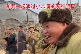 他们都来了，和学生们玩疯了 导演捅了网红八嘎窝，一出好戏啊，你都认识谁？#大学生哪有不疯的 #网红 #导演阿坤 #导演阿坤直播 #拍摄花絮@演员江水 @李炮儿 @不吃奶露拖 @演员杨清文 @傅永琪 @胖藤七 @凉介大神com @旺崽 @李小昕 @三三的喃九 @如沐清风 @龙龙啊 @演员冯玉玺