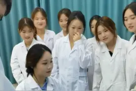 嫌弃耦合剂，也得分是哪个同学涂的#校园#医学科普#医学生懂医学生视频封面