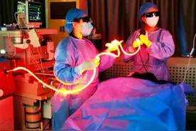 #肺癌 #气管狭窄 #气管镜#光动力 #专业的事情交给专业人去做 肺癌、腺样囊性癌等恶性肿瘤导致气管支气管狭窄，可考虑气管镜下光动力治疗@抖音短视频 @抖音热点宝视频封面