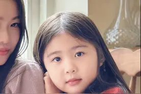 她真的很爱舅妈啊 #骗你生女儿#这一年的你可真好看  #抖音美好跨年季视频封面