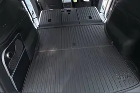 挑了4个月，终于找到一款真正合适的后备箱垫了，后备箱夹层也能正常打开#焕新版modely #特斯拉#Y学长
