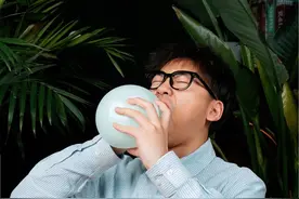 吸完氦气秒变萝莉音？把我当傻子耍呢？#氦气球 #萝莉音 #夹子音 #挑战 #测评