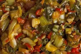 6块钱买了两斤上海青，做了个我们江西人最爱吃的，酸辣下饭菜，这样做的酸菜，酸辣脆爽，百吃不腻，满满的家乡味，之前的视频重新再发一下#酸辣下饭菜 #家常菜 #美食 #跟着抖音学做菜 #地方特色美食