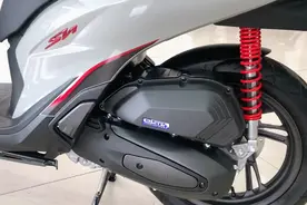 本田水冷125踏板车，前后ABS刹车，油耗2.5，颜值爆表，代步首选视频封面